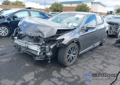 2024 Toyota Camry Se z USA, uszkodzony, nr VIN 4T1G11AK6RU900260